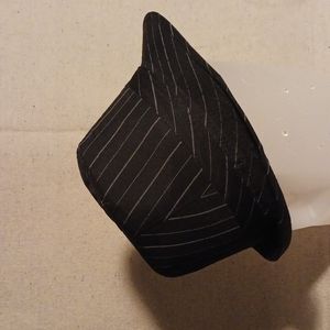 Ladies hat all weather light weight.